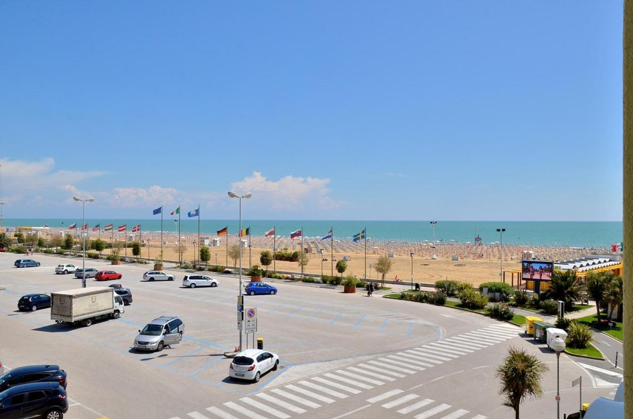 Seafront Luminous Flat In Bibione - Beahost Daire Dış mekan fotoğraf